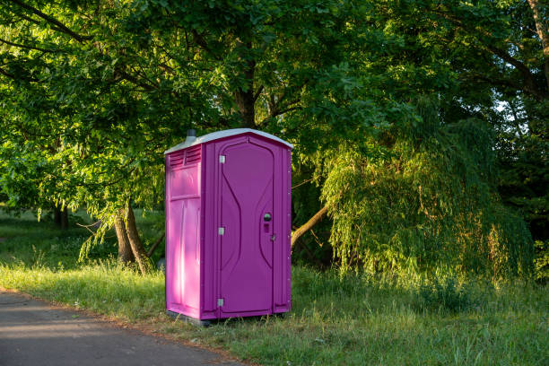 Porta potty delivery and setup in Columbus, WI