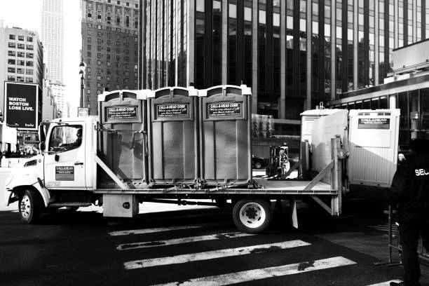 Best Luxury portable toilet rental  in Columbus, WI